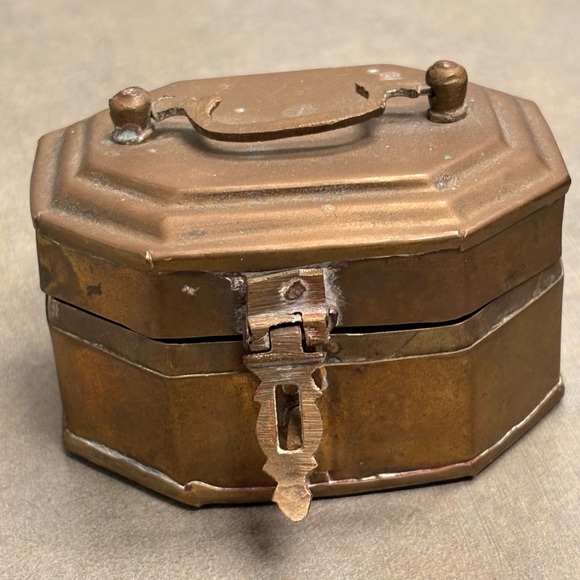 Octagonal Brass Trinket Box - Picture 9 of 10